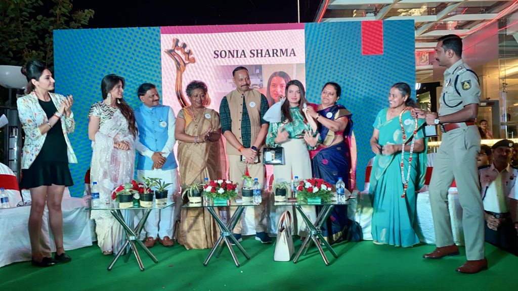 Sonia-Sharma-GWCW-Suraksha-Chakra-Award-1