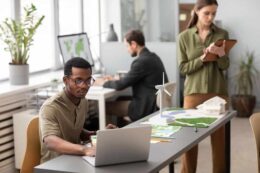 How the Tech Ecosystem Fuels Productivity in Coworking Spaces