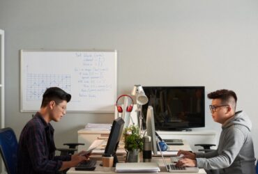 Virtual Office vs Physical Coworking: What Startups Should Know in 2025