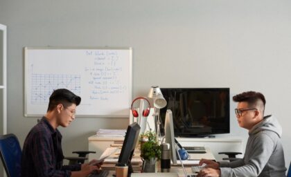 Virtual Office vs Physical Coworking: What Startups Should Know in 2025